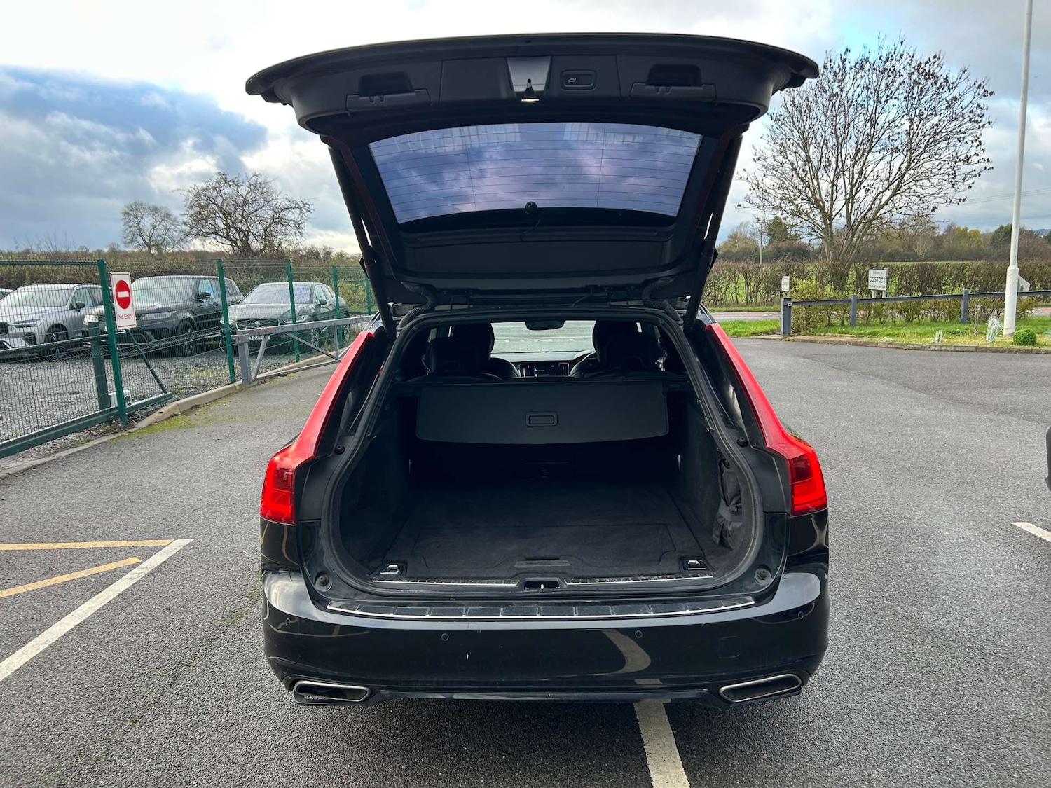 Used Volvo V90 2018 for sale - 76686687: Photo 31