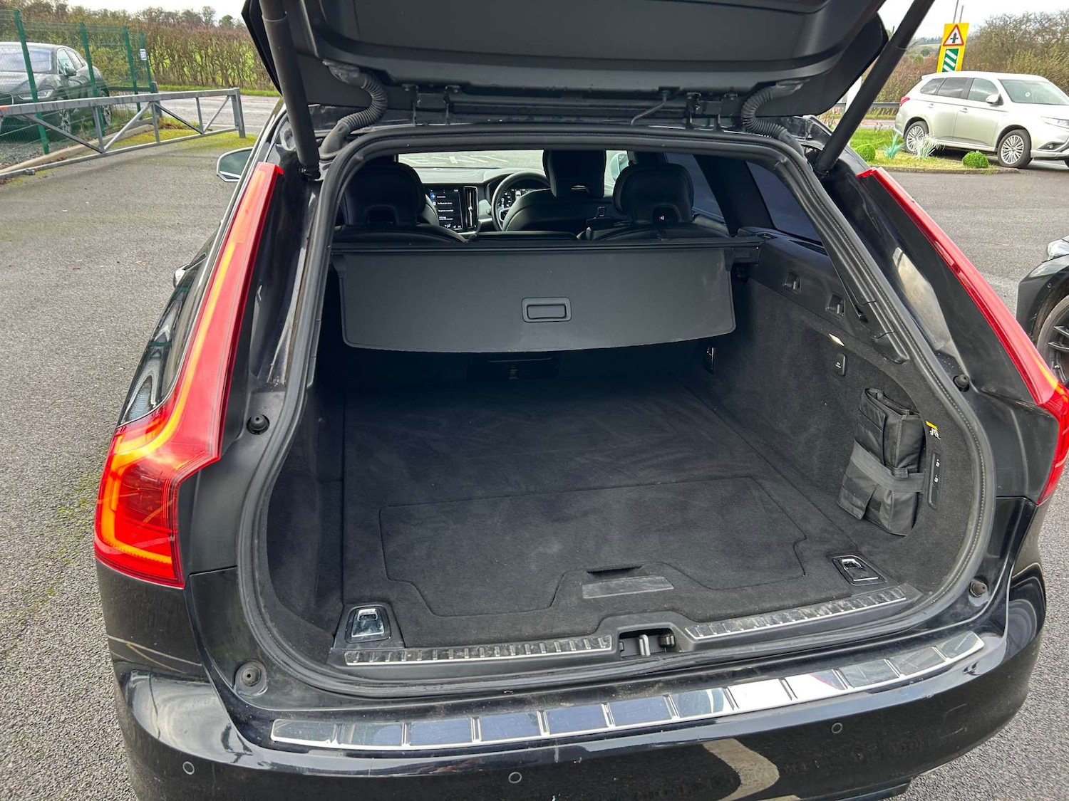 Used Volvo V90 2018 for sale - 76686687: Photo 32