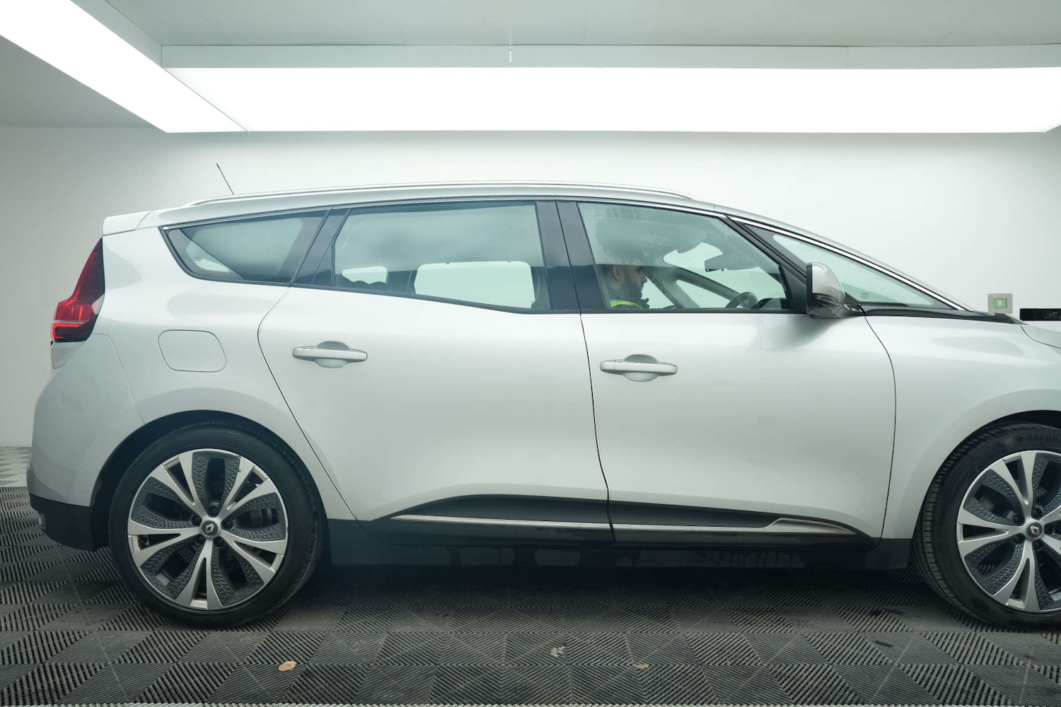 Used Renault Grand Scenic 2018 for sale - 78063285: Photo 10