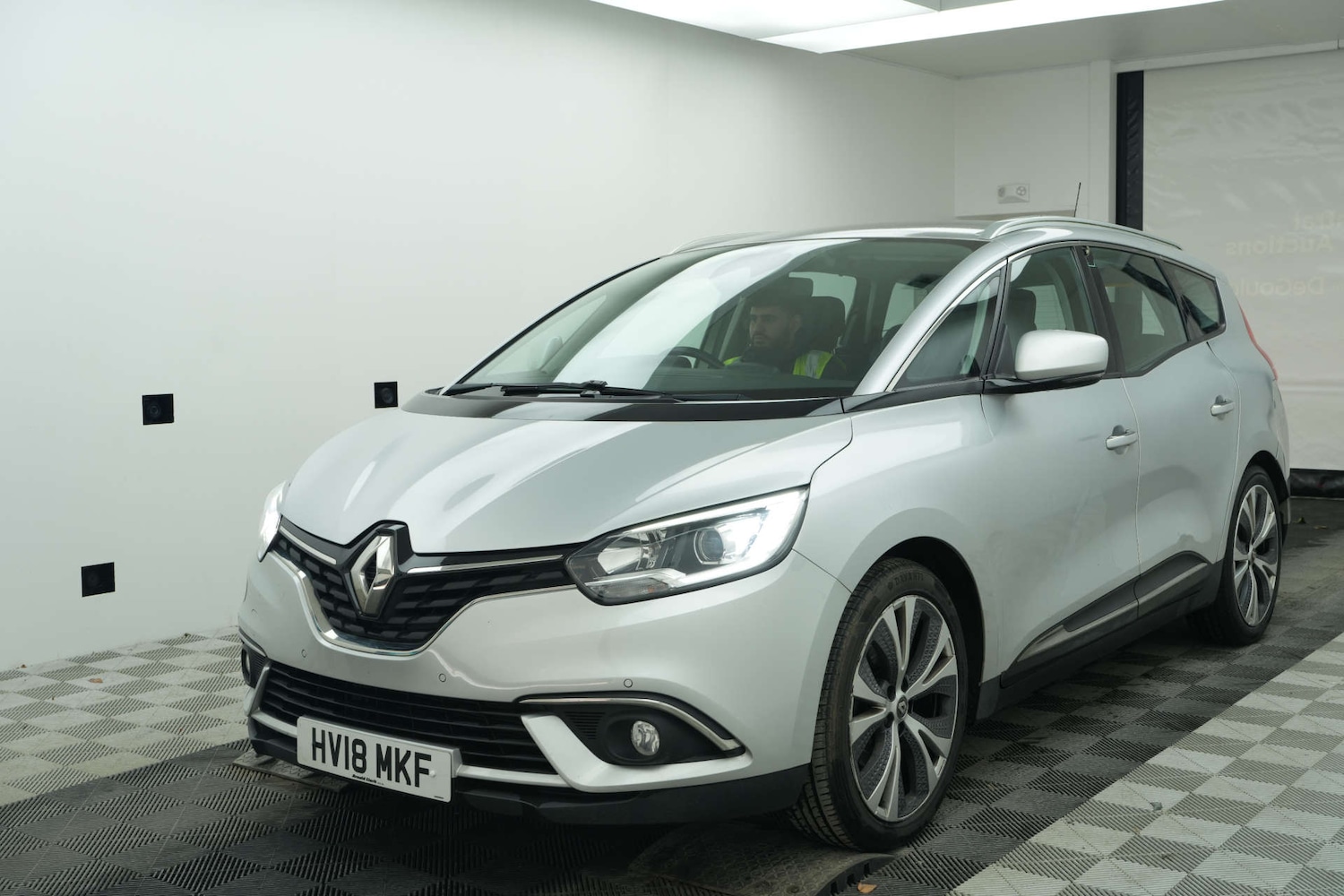 Used Renault Grand Scenic 2018 for sale - 78063285: Photo 3