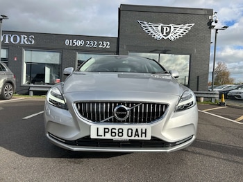 Used Volvo V40 2018 for sale - 77775448: Photo