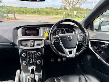 Used Volvo V40 2017 for sale - 78612267: Photo