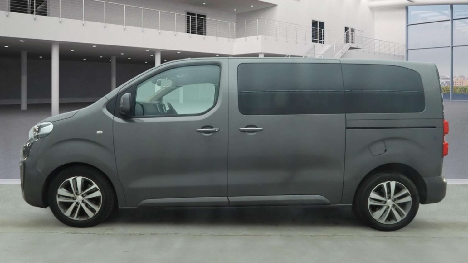 Used Peugeot Traveller 2018 for sale - 78027796: Photo 7