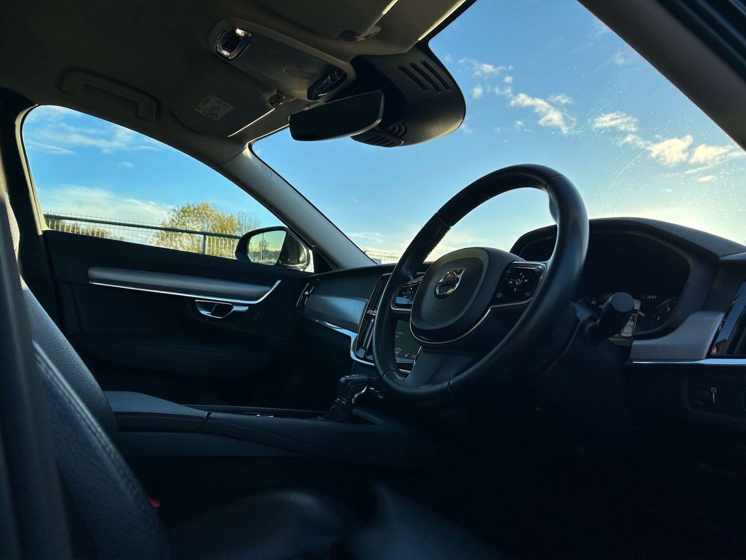 Used Volvo S90 2020 for sale - 76352640: Photo 23