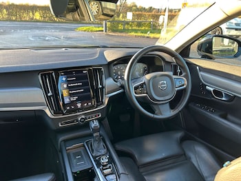 Used Volvo S90 2020 for sale - 76352640: Photo