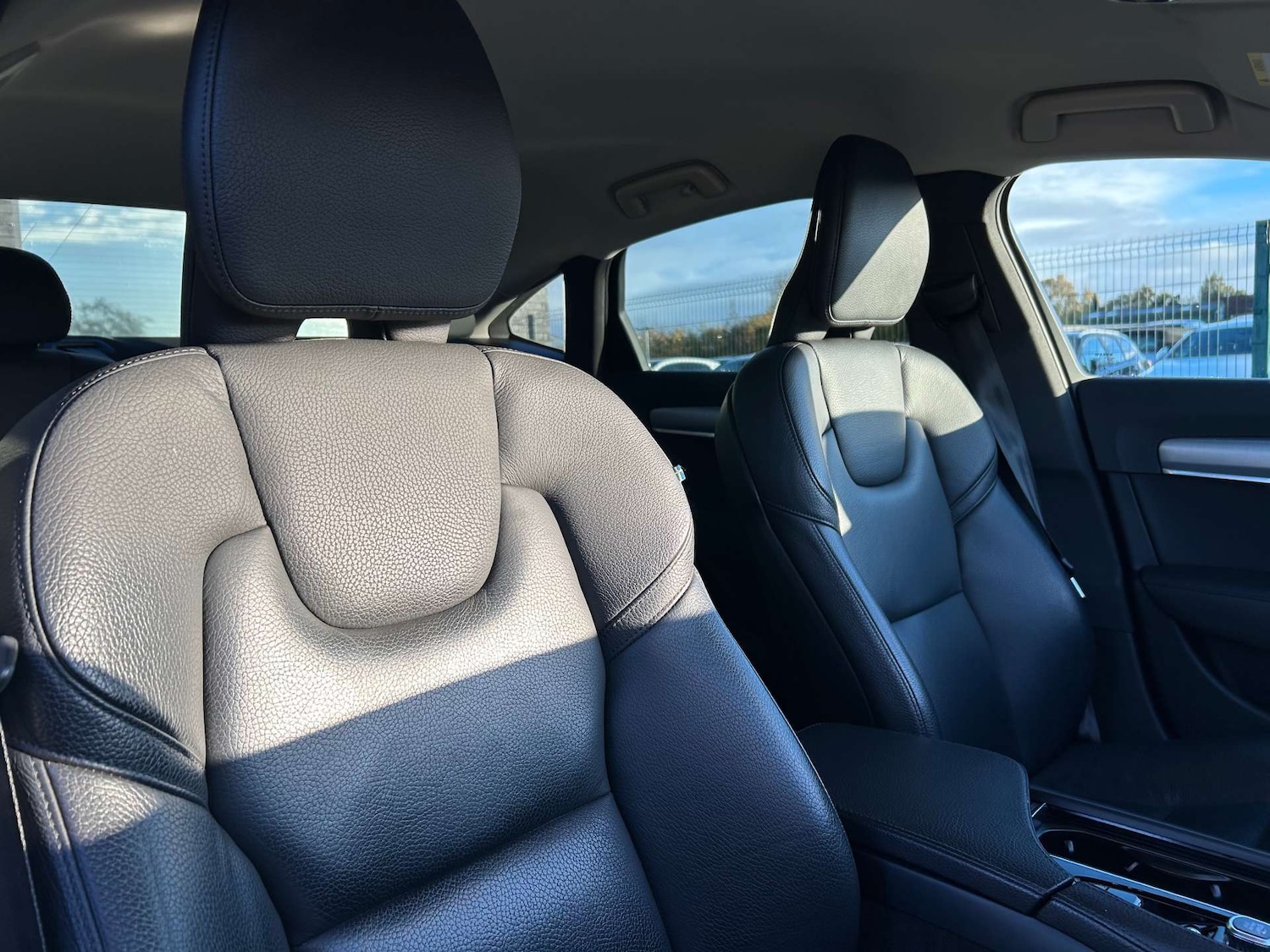 Used Volvo S90 2020 for sale - 76352640: Photo 51