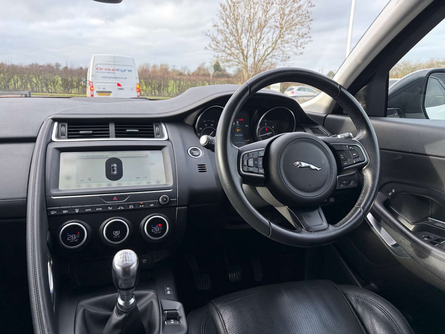Used Jaguar E-Pace 2019 for sale - 76905247: Photo 2