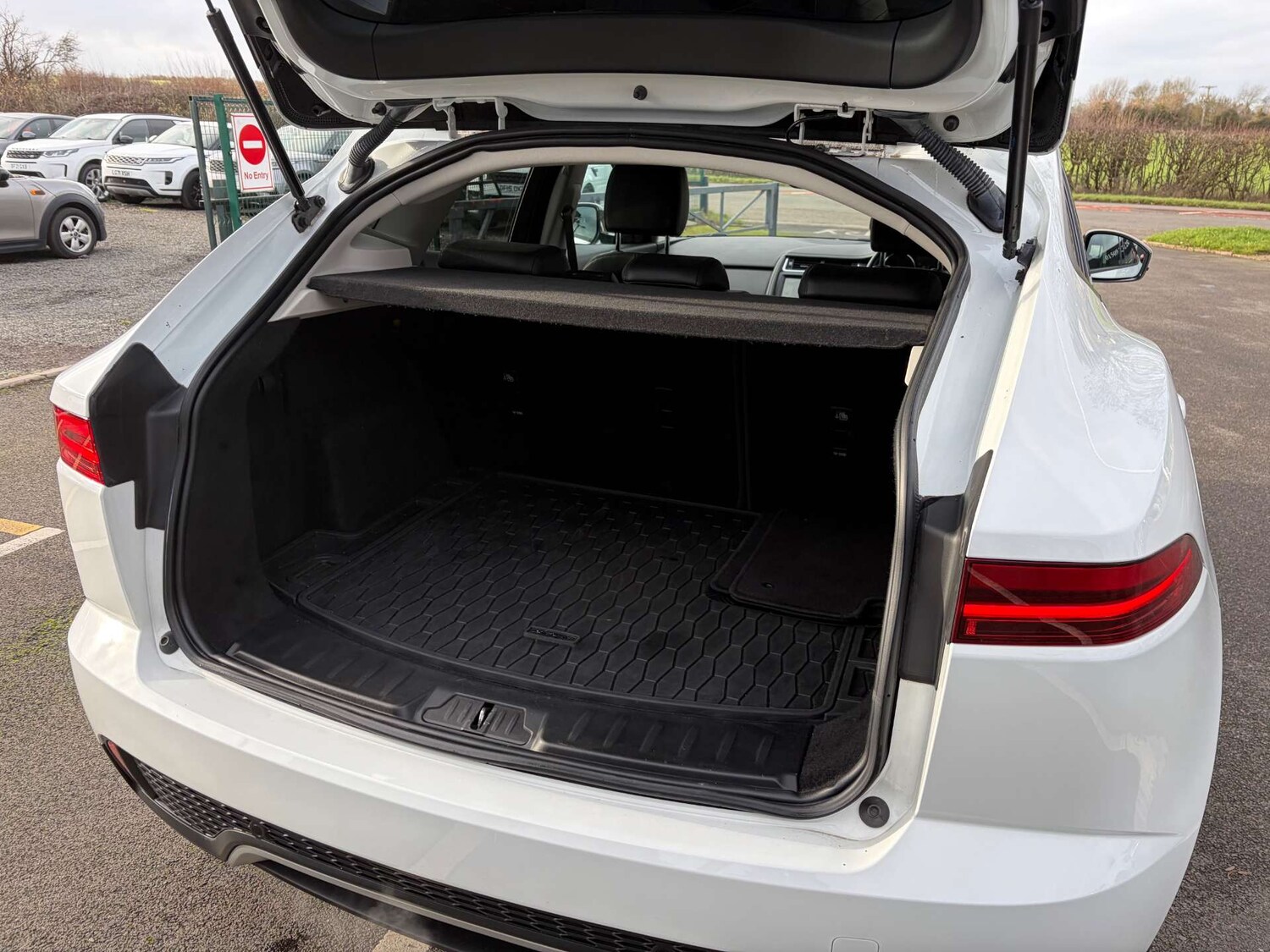 Used Jaguar E-Pace 2019 for sale - 76905247: Photo 25