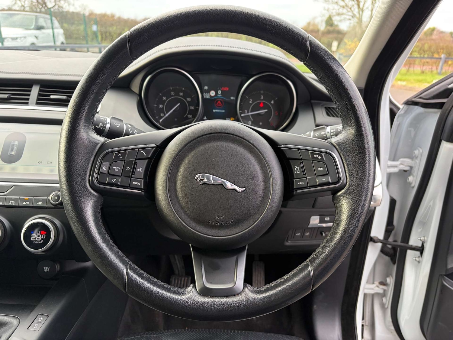 Used Jaguar E-Pace 2019 for sale - 76905247: Photo 41