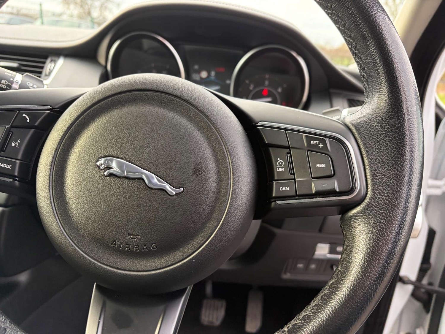 Used Jaguar E-Pace 2019 for sale - 76905247: Photo 43