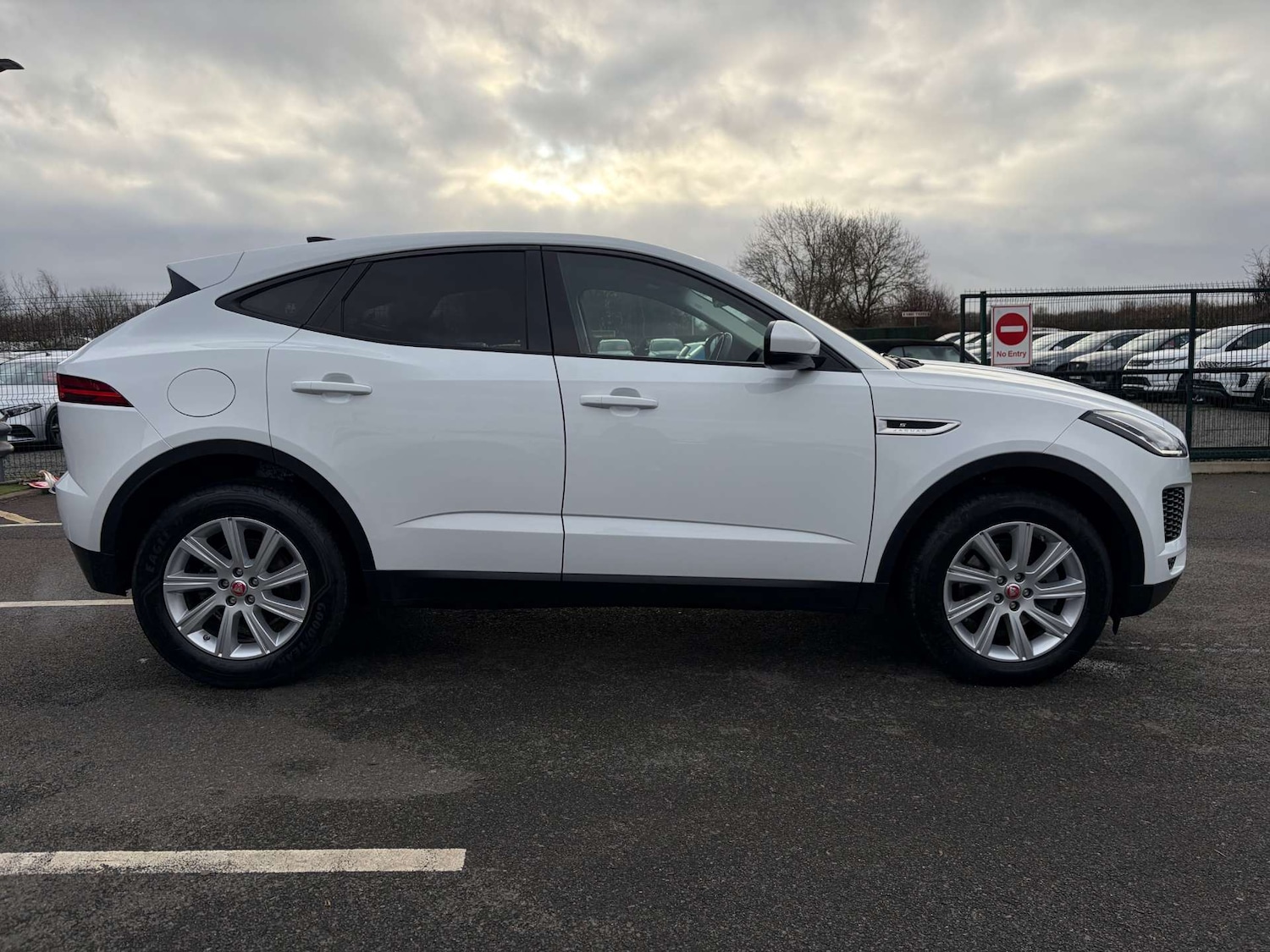 Used Jaguar E-Pace 2019 for sale - 76905247: Photo 9