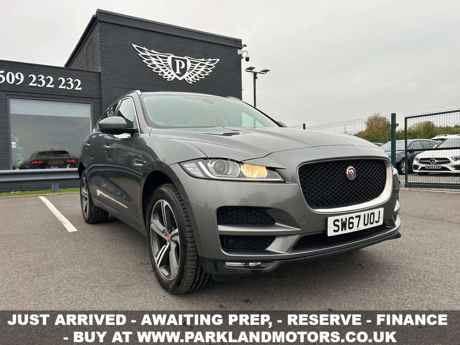 Used Jaguar F-Pace 2017 for sale - 76384150: Photo 1