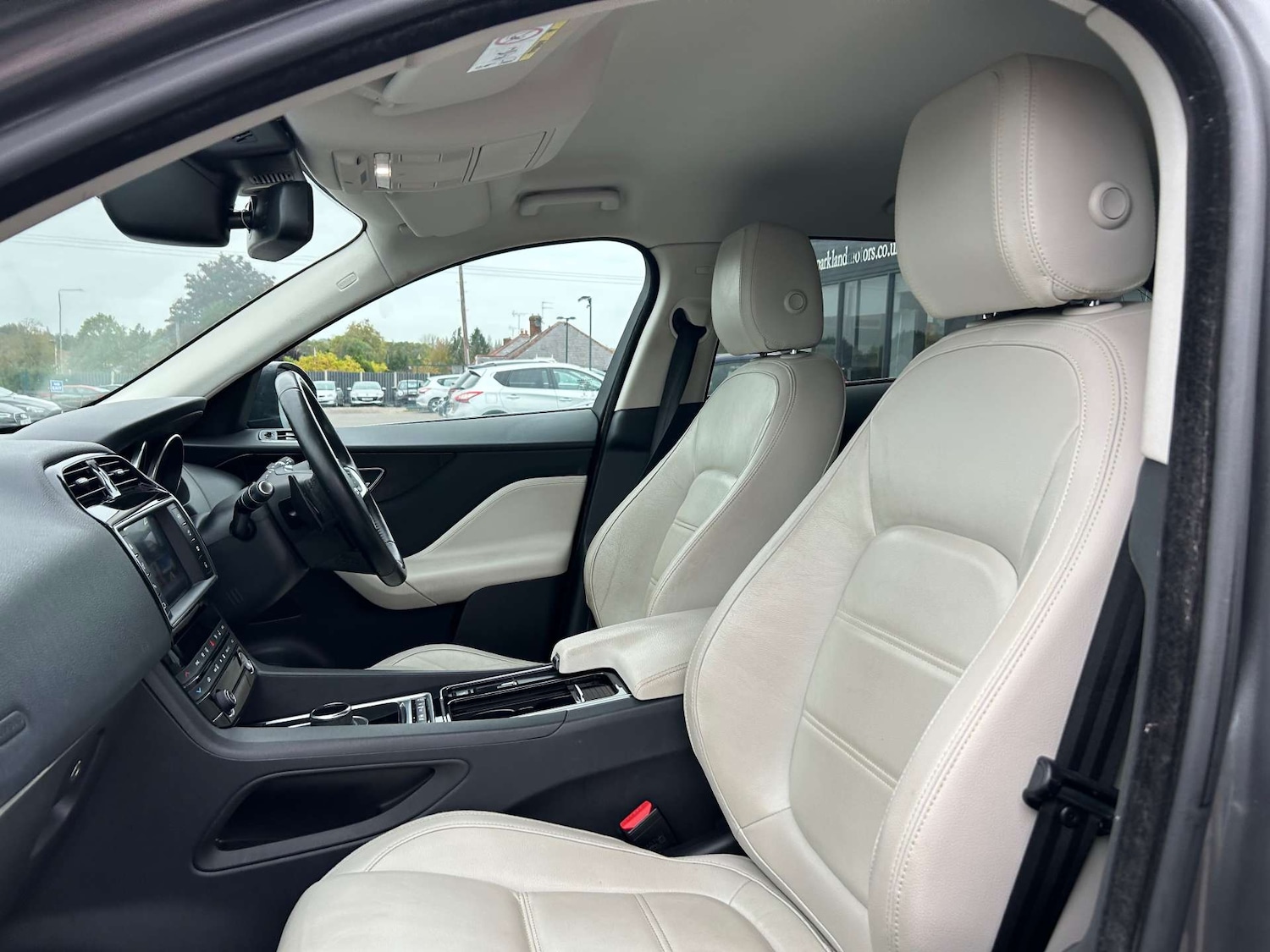 Used Jaguar F-Pace 2017 for sale - 76384150: Photo 14