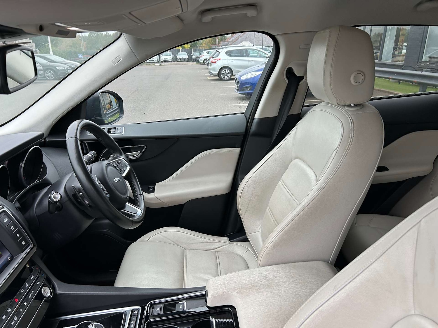 Used Jaguar F-Pace 2017 for sale - 76384150: Photo 23