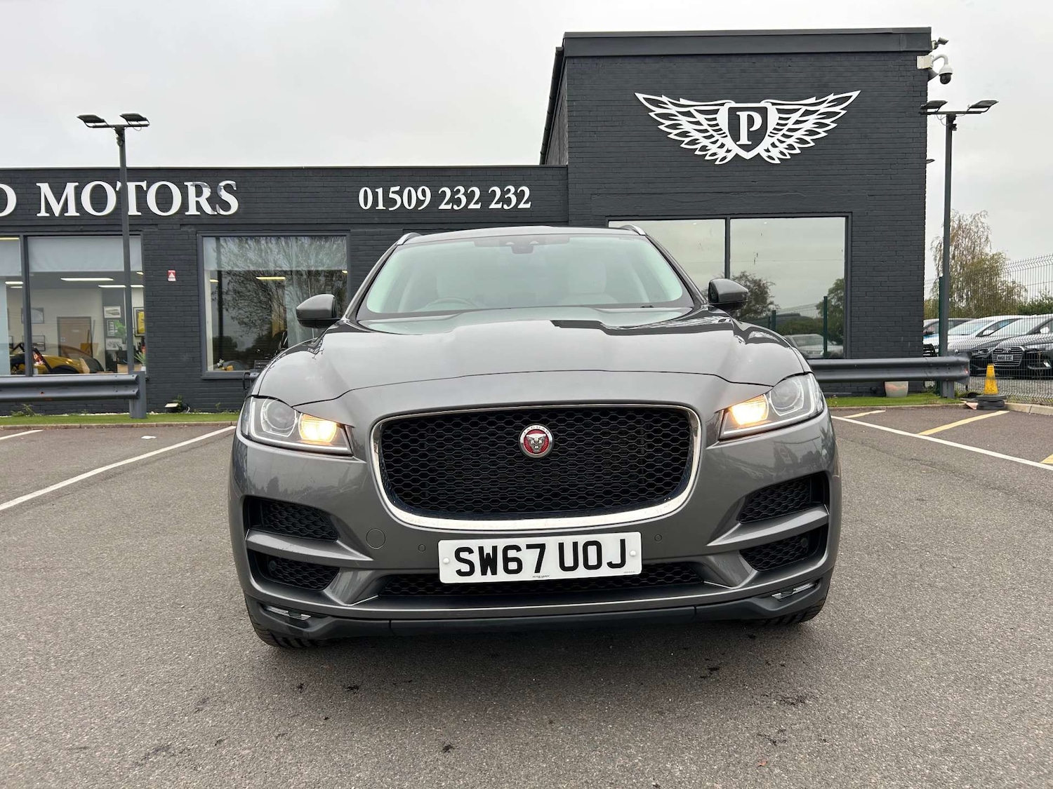 Used Jaguar F-Pace 2017 for sale - 76384150: Photo 3