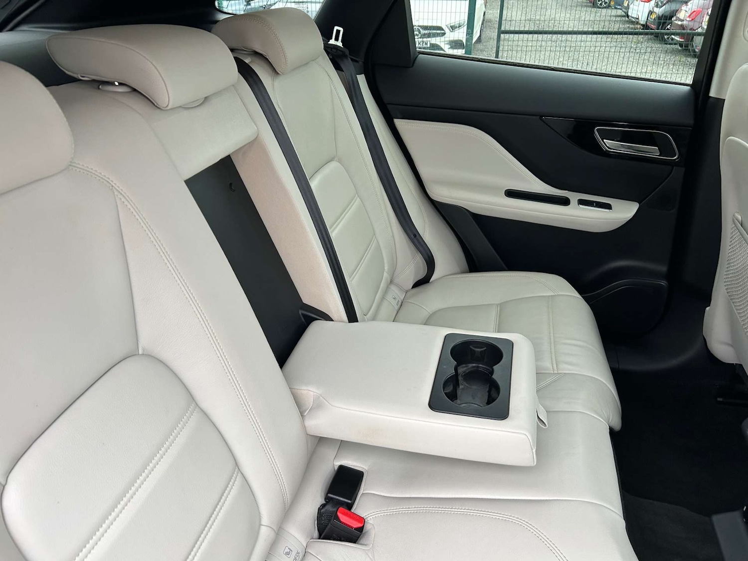 Used Jaguar F-Pace 2017 for sale - 76384150: Photo 39