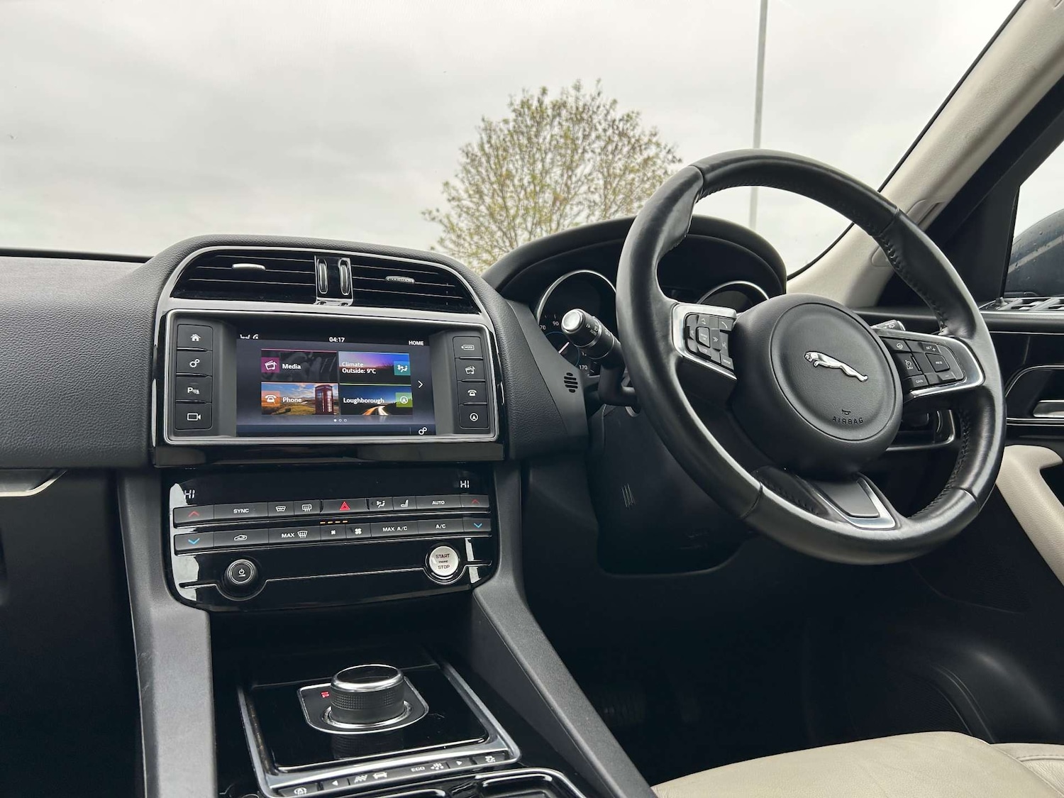 Used Jaguar F-Pace 2017 for sale - 76384150: Photo 42