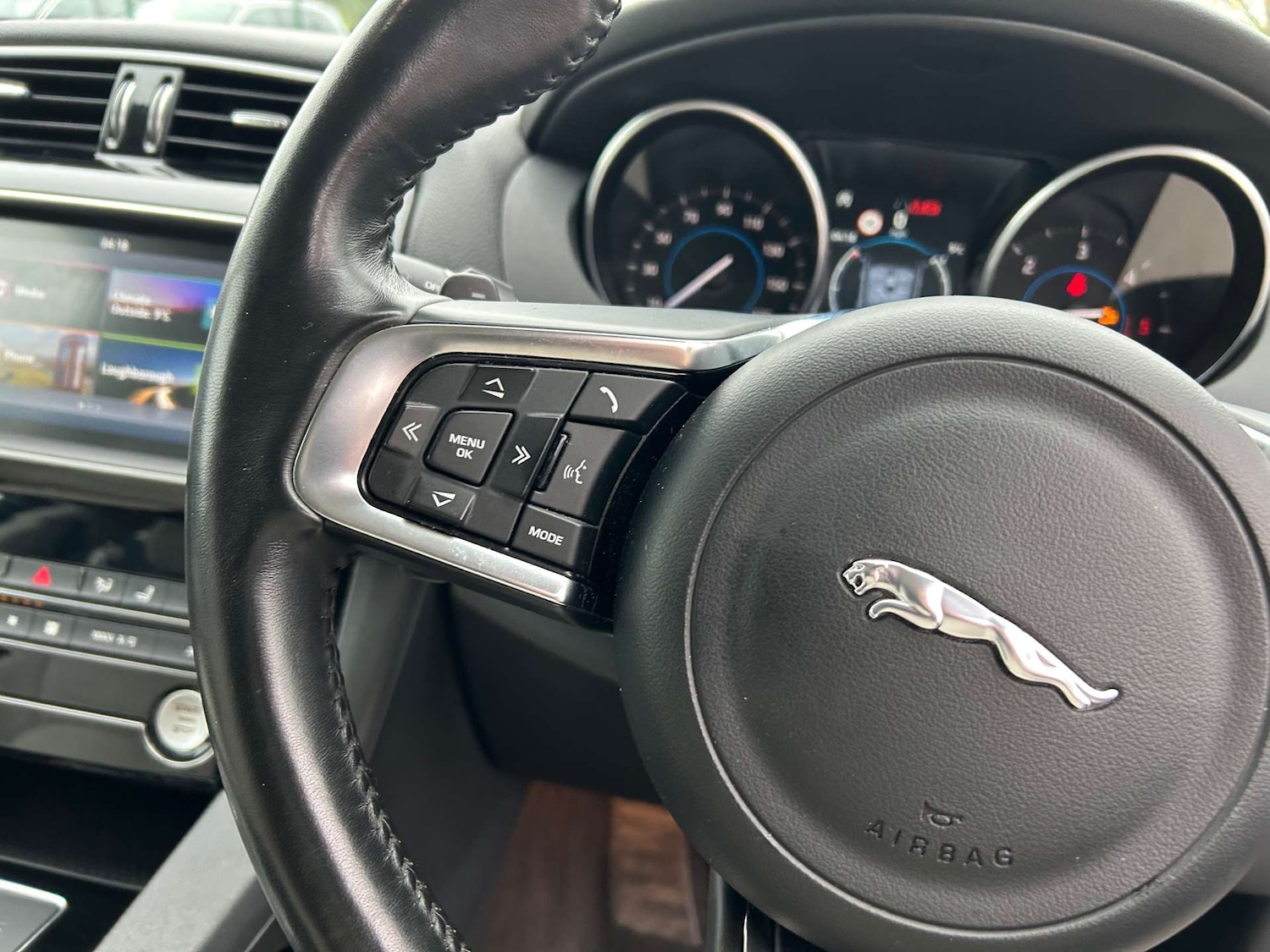Used Jaguar F-Pace 2017 for sale - 76384150: Photo 47