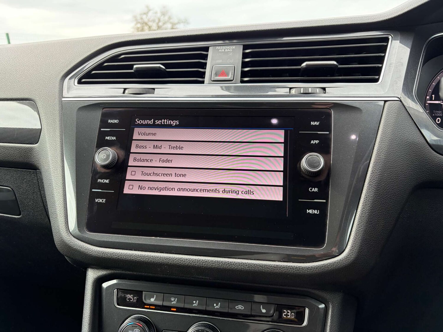 Used Volkswagen Tiguan 2018 for sale - 77428233: Photo 60