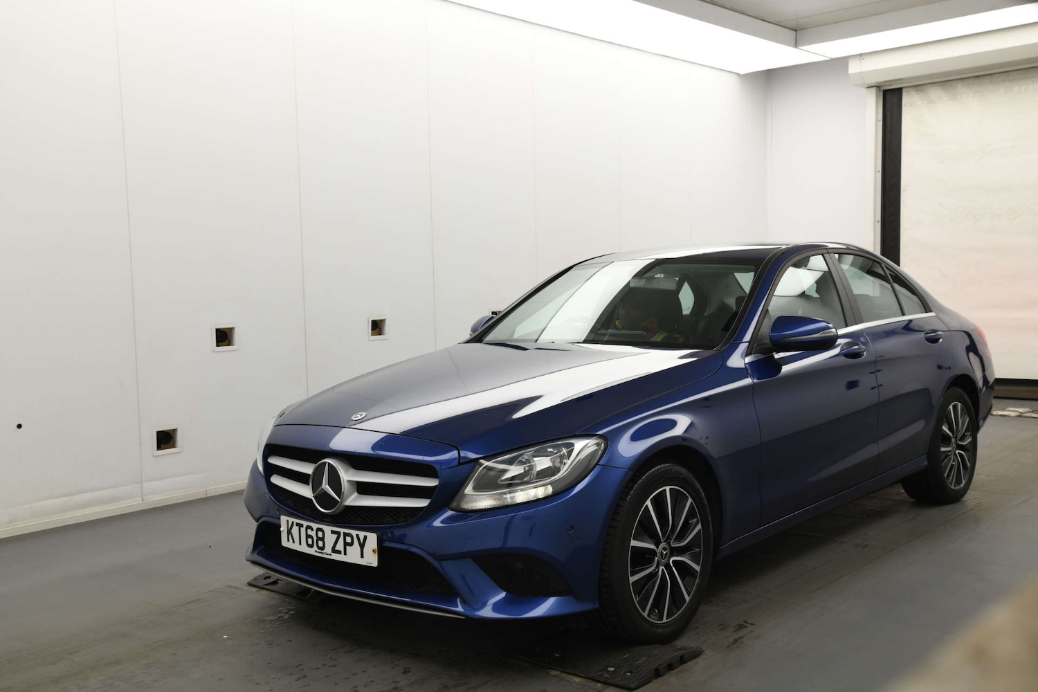 Used Mercedes-Benz C Class 2019 for sale - 76602026: Photo 3