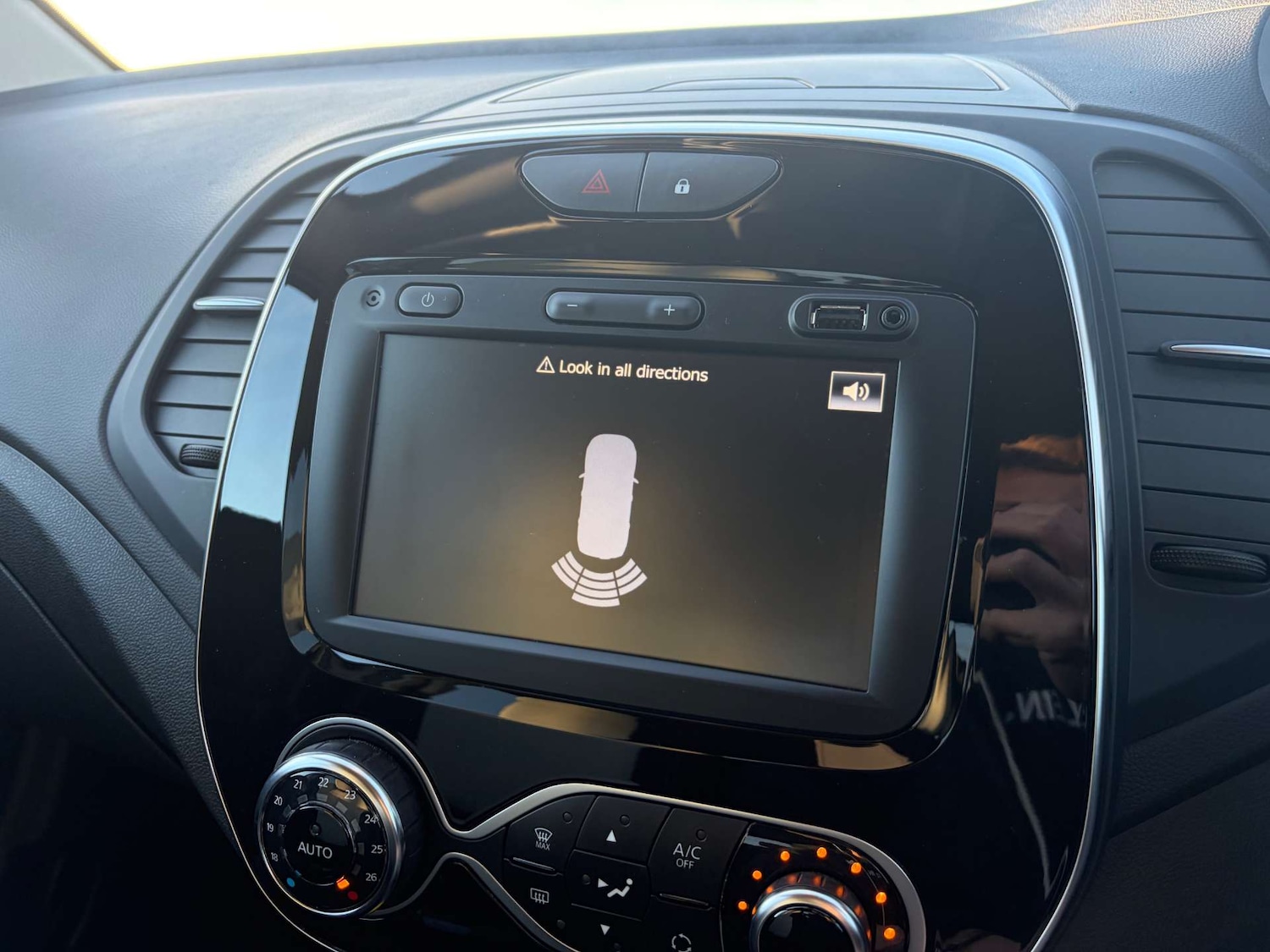 Used Renault Captur 2019 for sale - 77162422: Photo 51