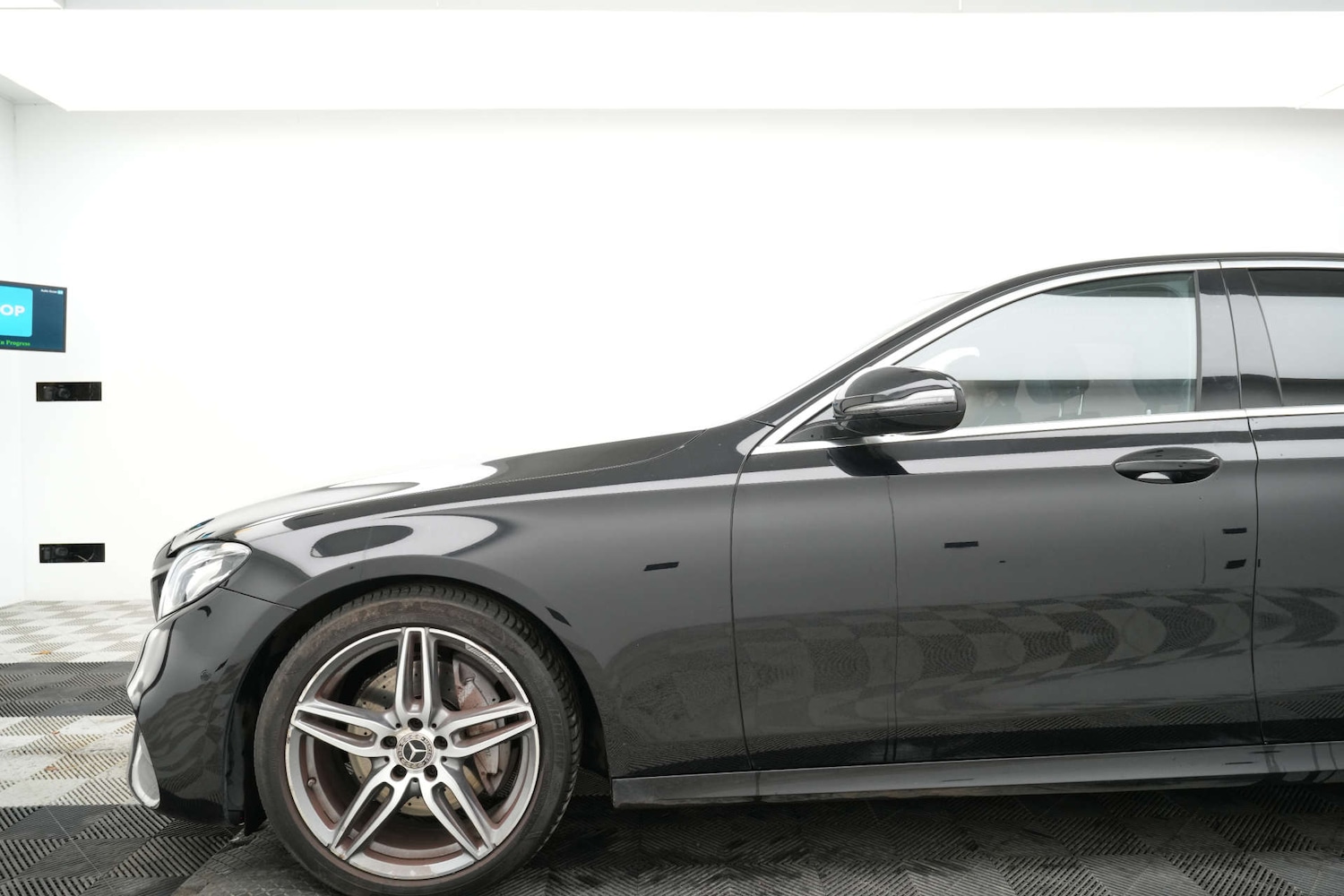 Used Mercedes-Benz E Class 2018 for sale - 77236277: Photo 11