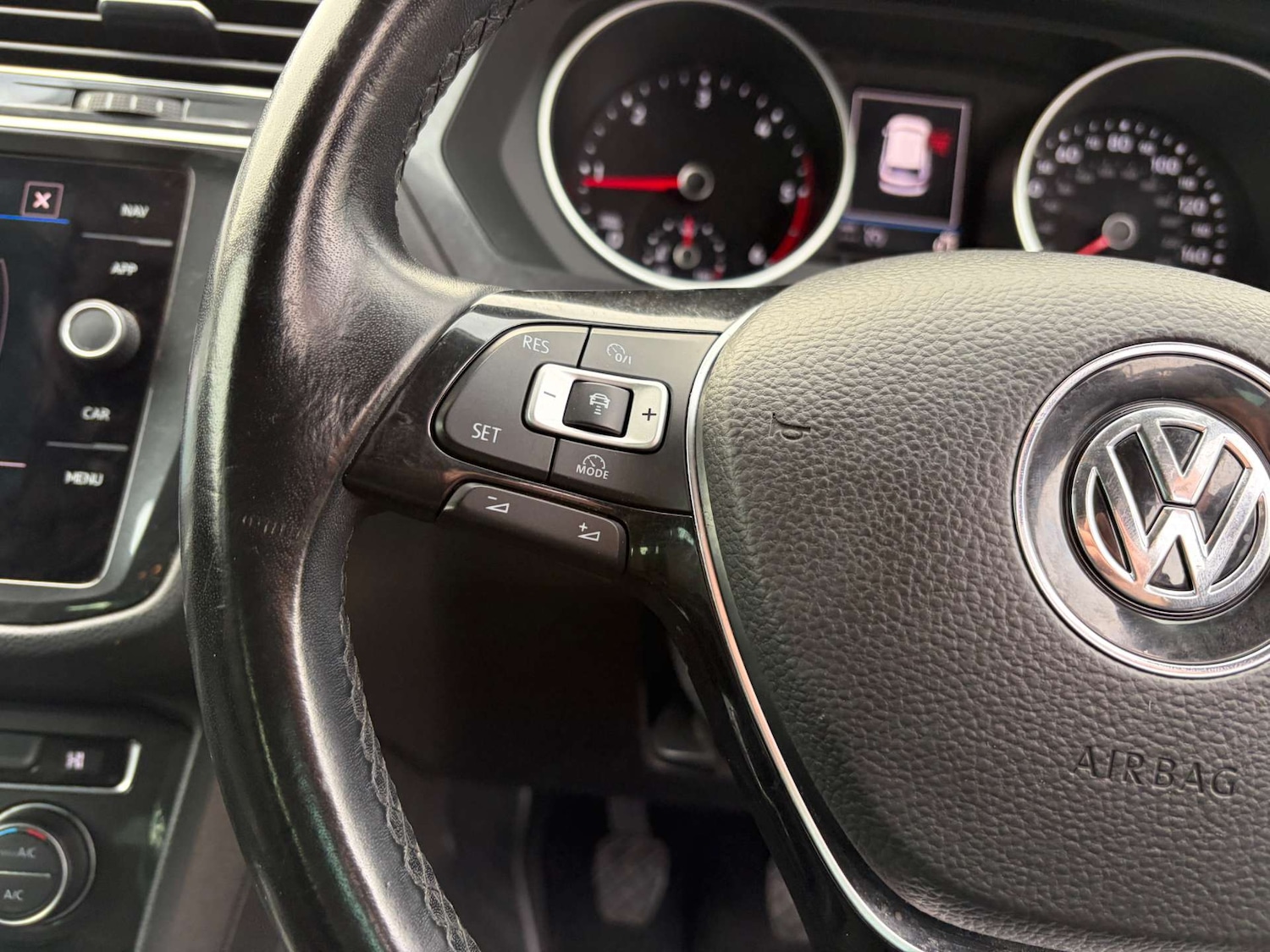 Used Volkswagen Tiguan 2018 for sale - 77551268: Photo 41