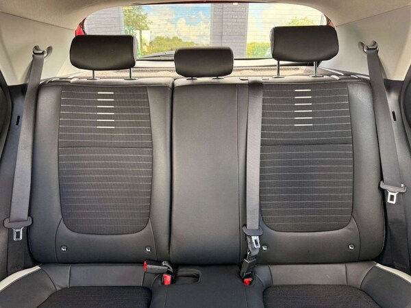 Used Kia Stonic 2018 for sale - 76290975: Photo 27