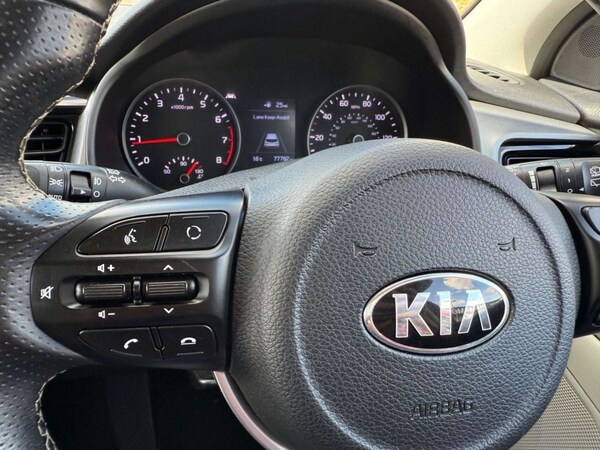 Used Kia Stonic 2018 for sale - 76290975: Photo 34
