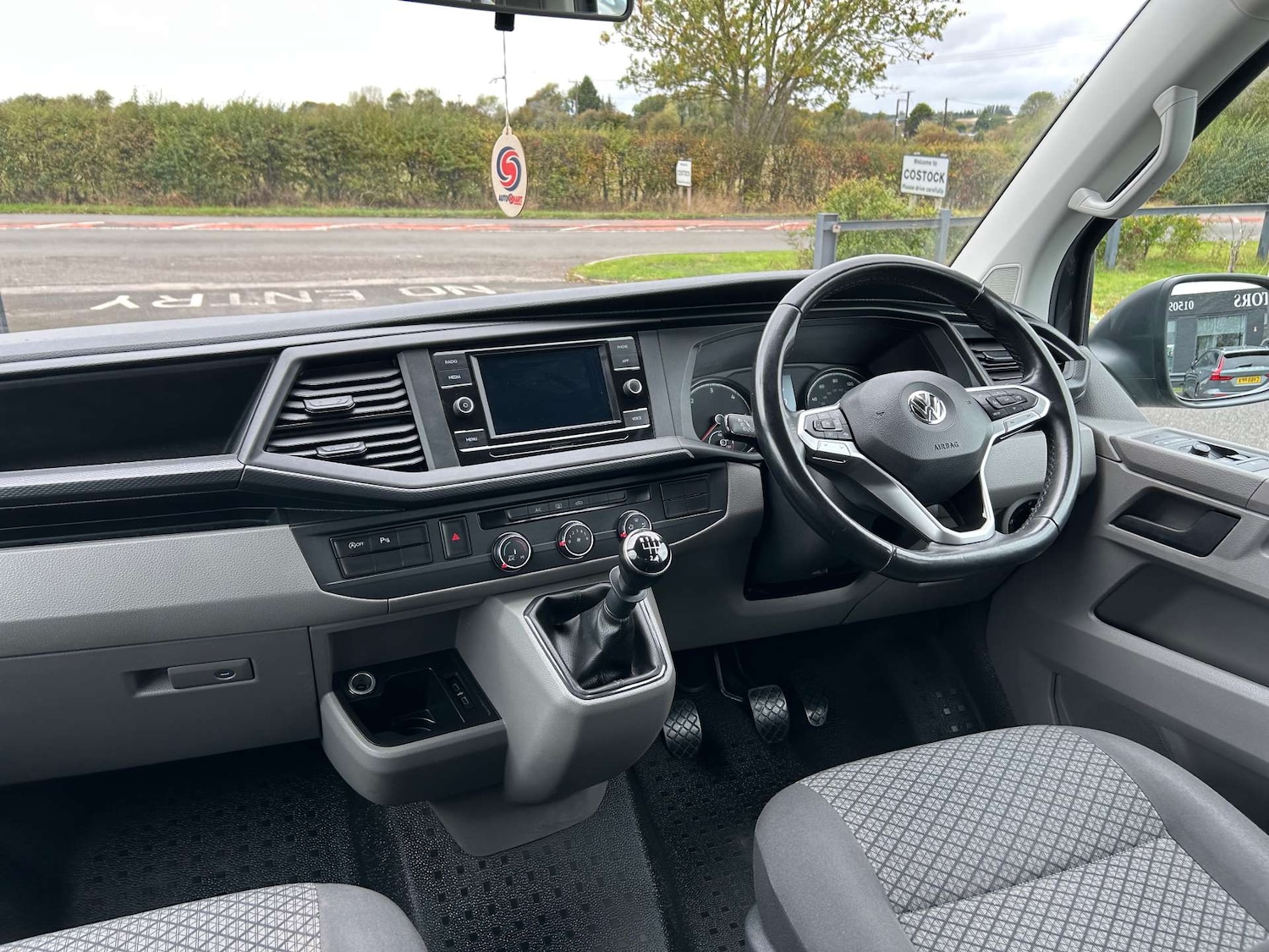 Used Volkswagen Transporter 2020 for sale - 75936115: Photo 2