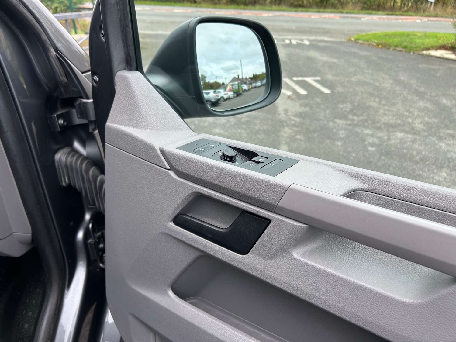 Used Volkswagen Transporter 2020 for sale - 75936115: Photo 24