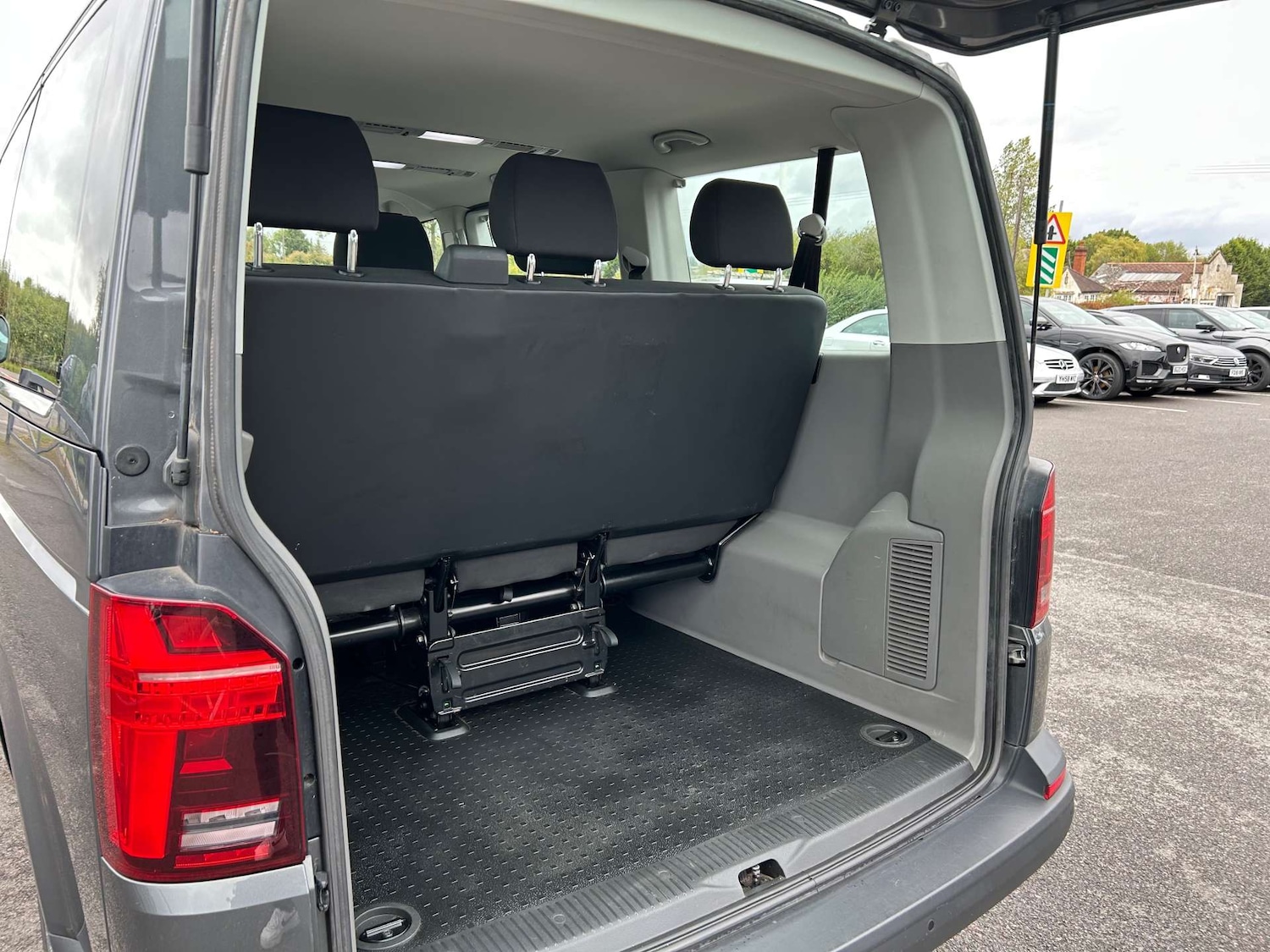 Used Volkswagen Transporter 2020 for sale - 75936115: Photo 48