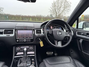 Used Volkswagen Touareg 2018 for sale - 76973911: Photo