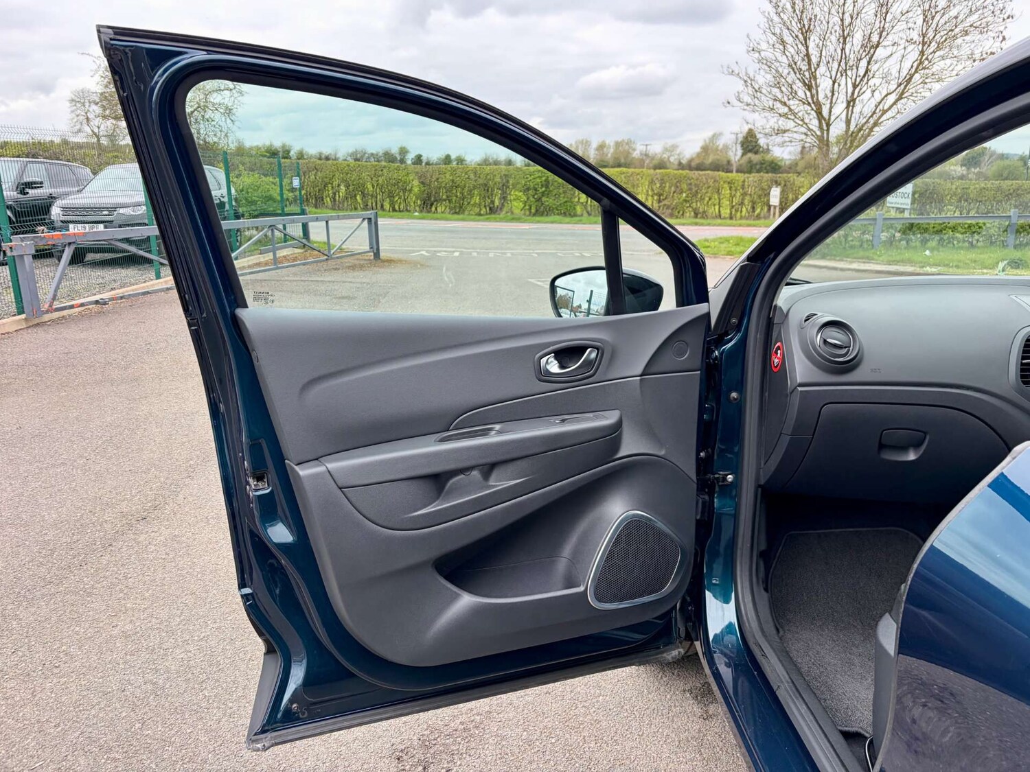 Used Renault Captur 2017 for sale - 78117650: Photo 14