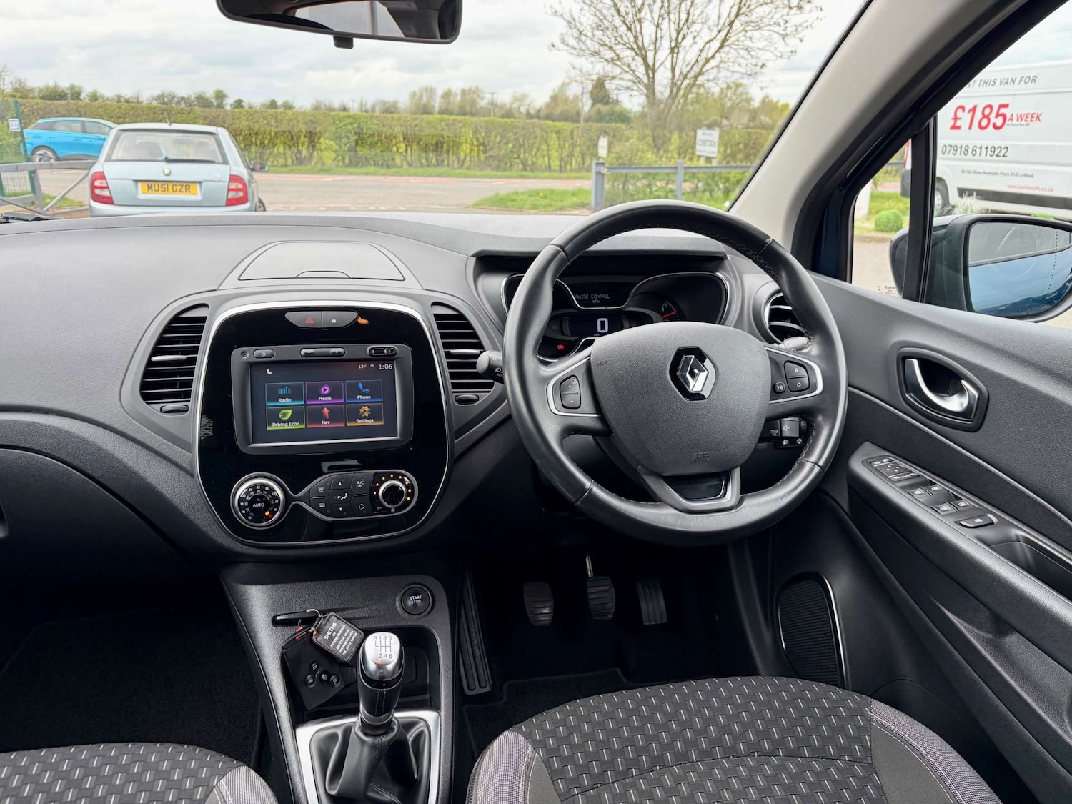 Used Renault Captur 2017 for sale - 78117650: Photo 2