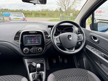 Used Renault Captur 2017 for sale - 78117650: Photo