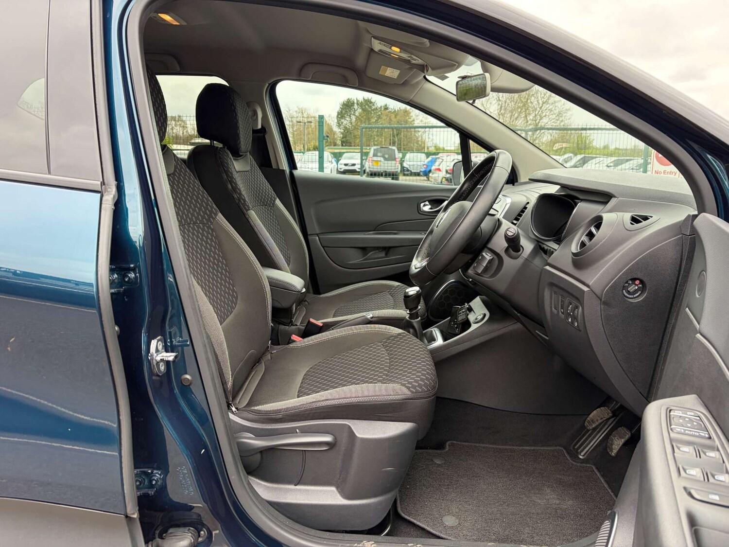 Used Renault Captur 2017 for sale - 78117650: Photo 34