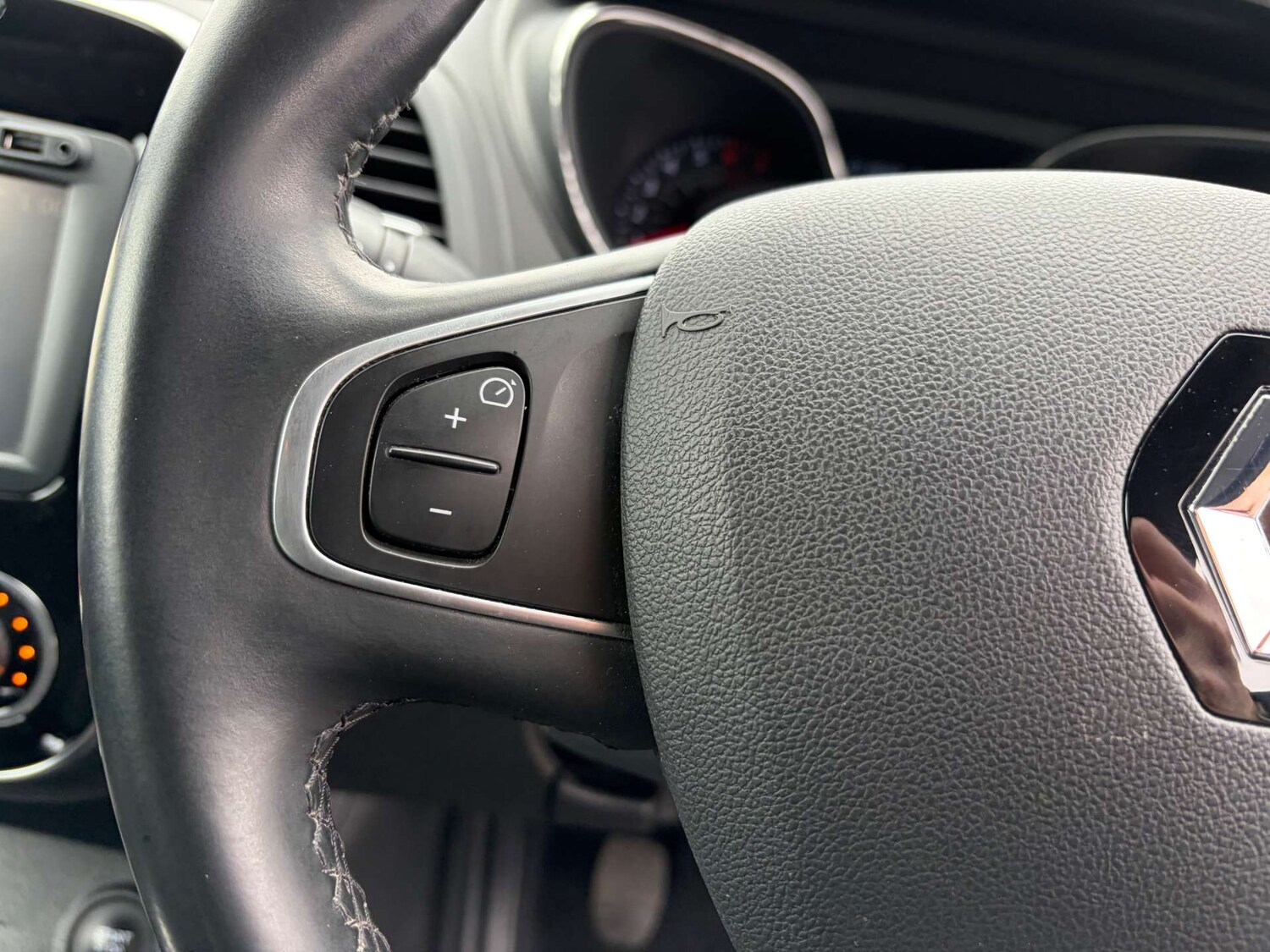 Used Renault Captur 2017 for sale - 78117650: Photo 37