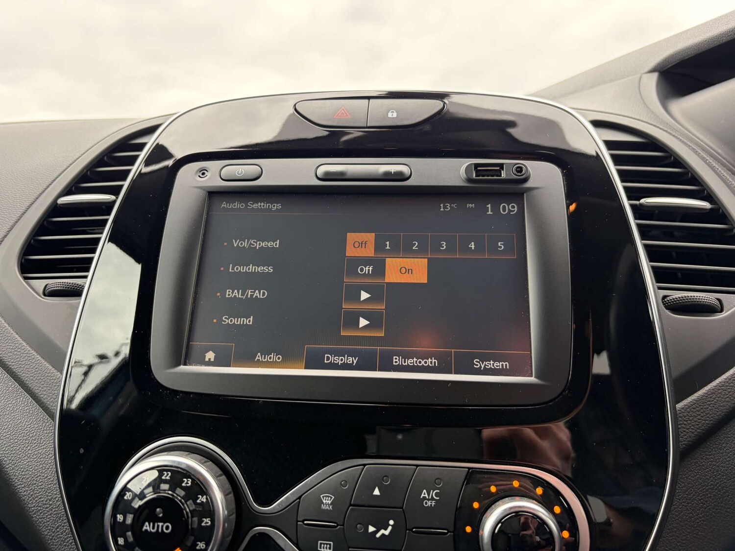 Used Renault Captur 2017 for sale - 78117650: Photo 52