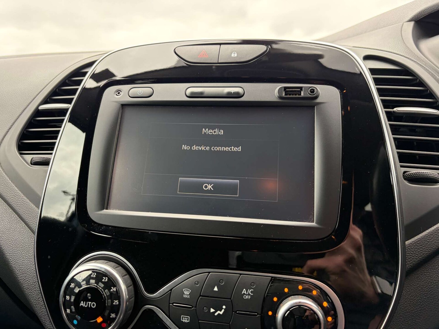 Used Renault Captur 2017 for sale - 78117650: Photo 53