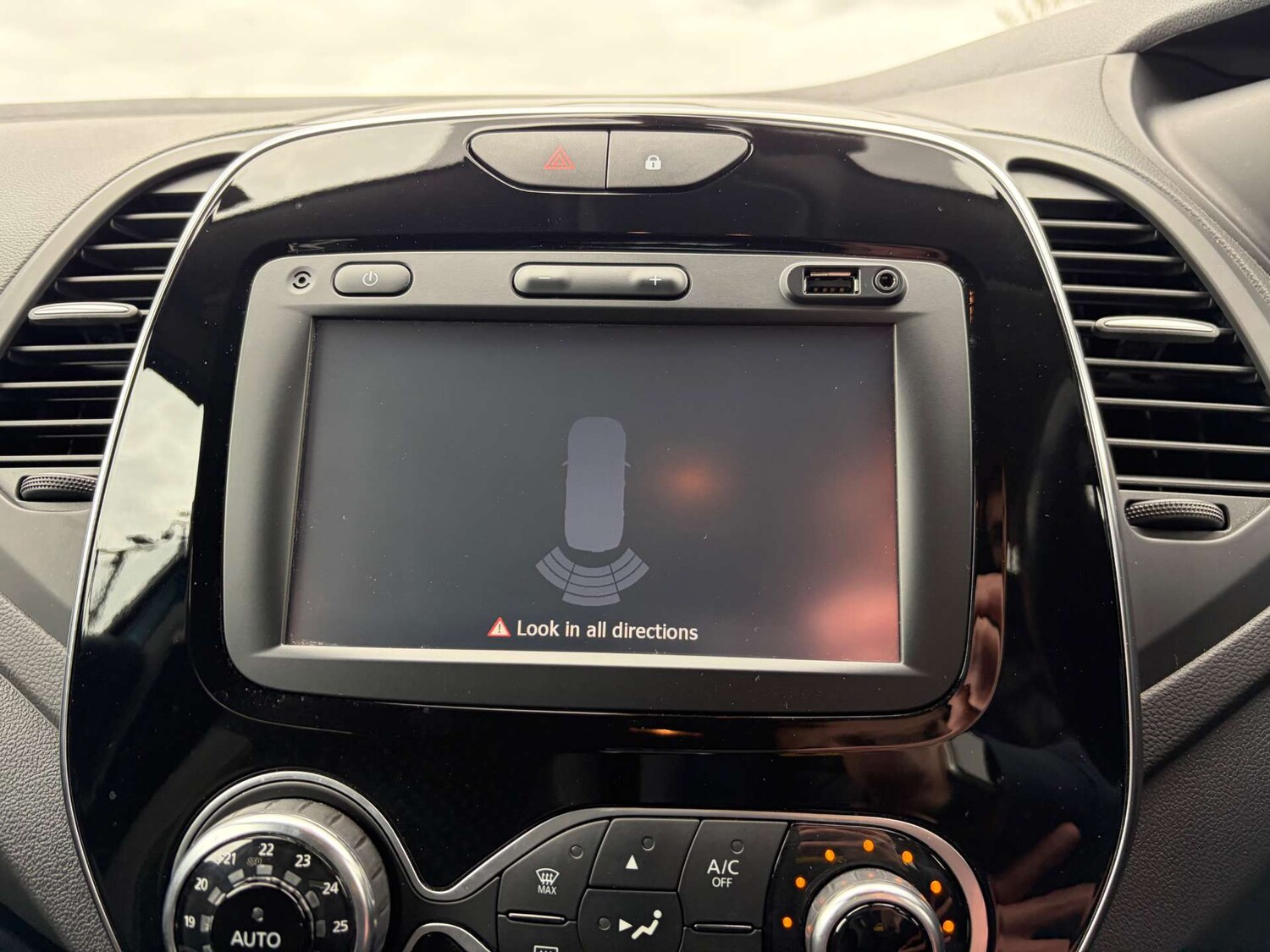 Used Renault Captur 2017 for sale - 78117650: Photo 54