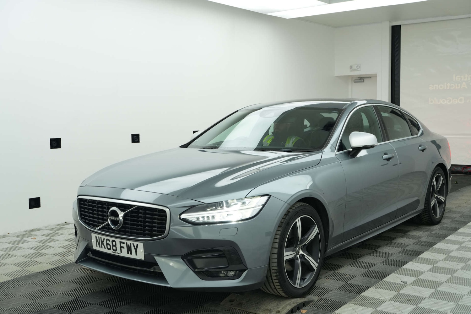 Used Volvo S90 2018 for sale - 78020630: Photo 3