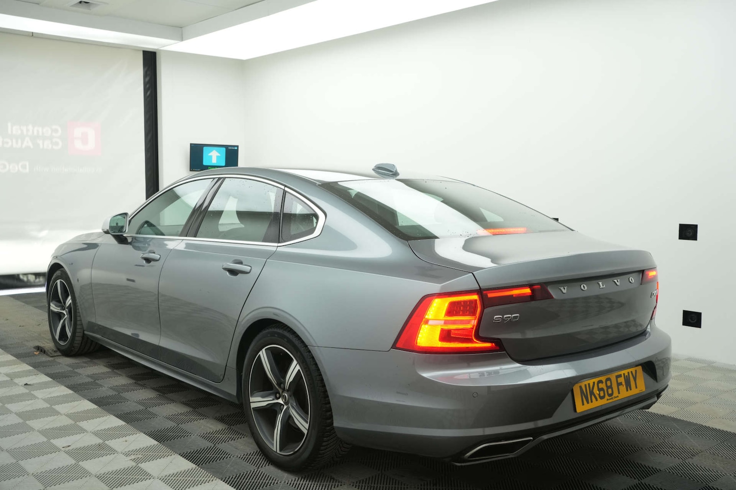 Used Volvo S90 2018 for sale - 78020630: Photo 4