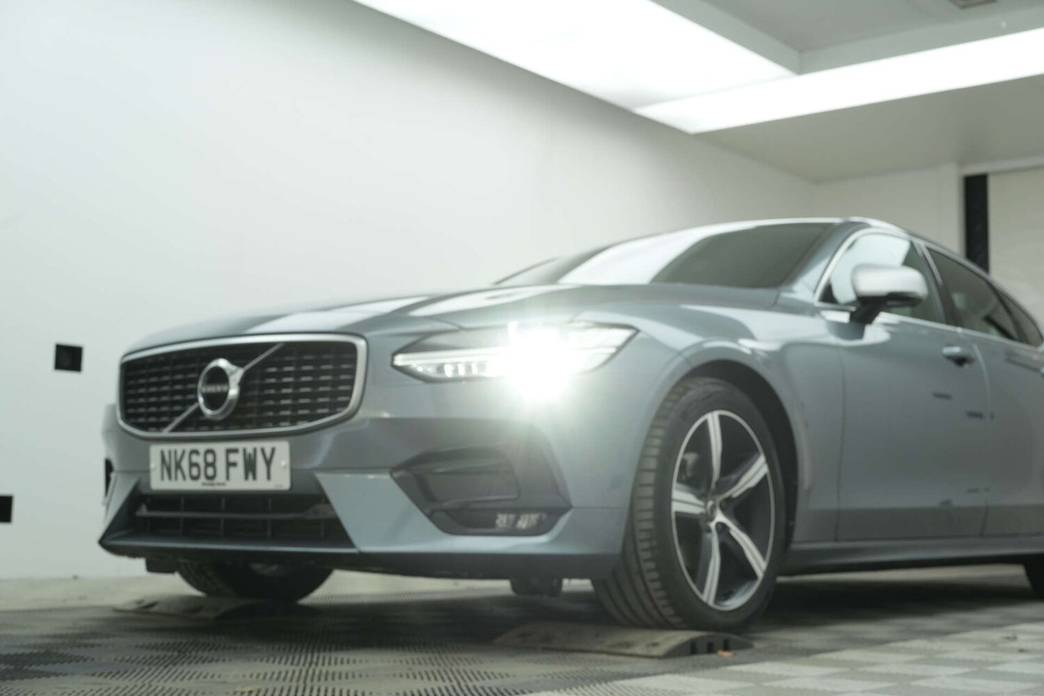 Used Volvo S90 2018 for sale - 78020630: Photo 8