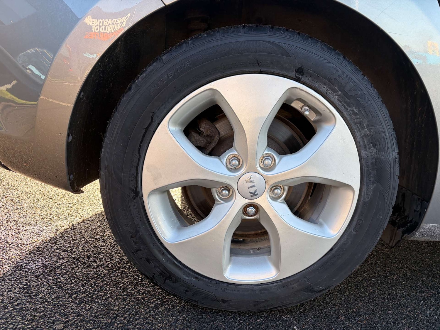 Used Kia Carens 2017 for sale - 76500623: Photo 12