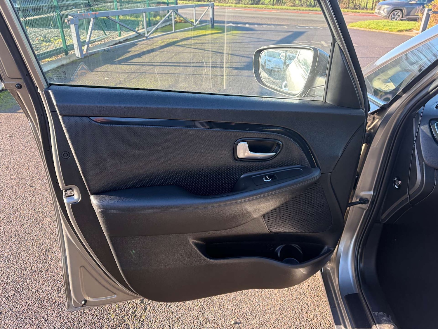 Used Kia Carens 2017 for sale - 76500623: Photo 14