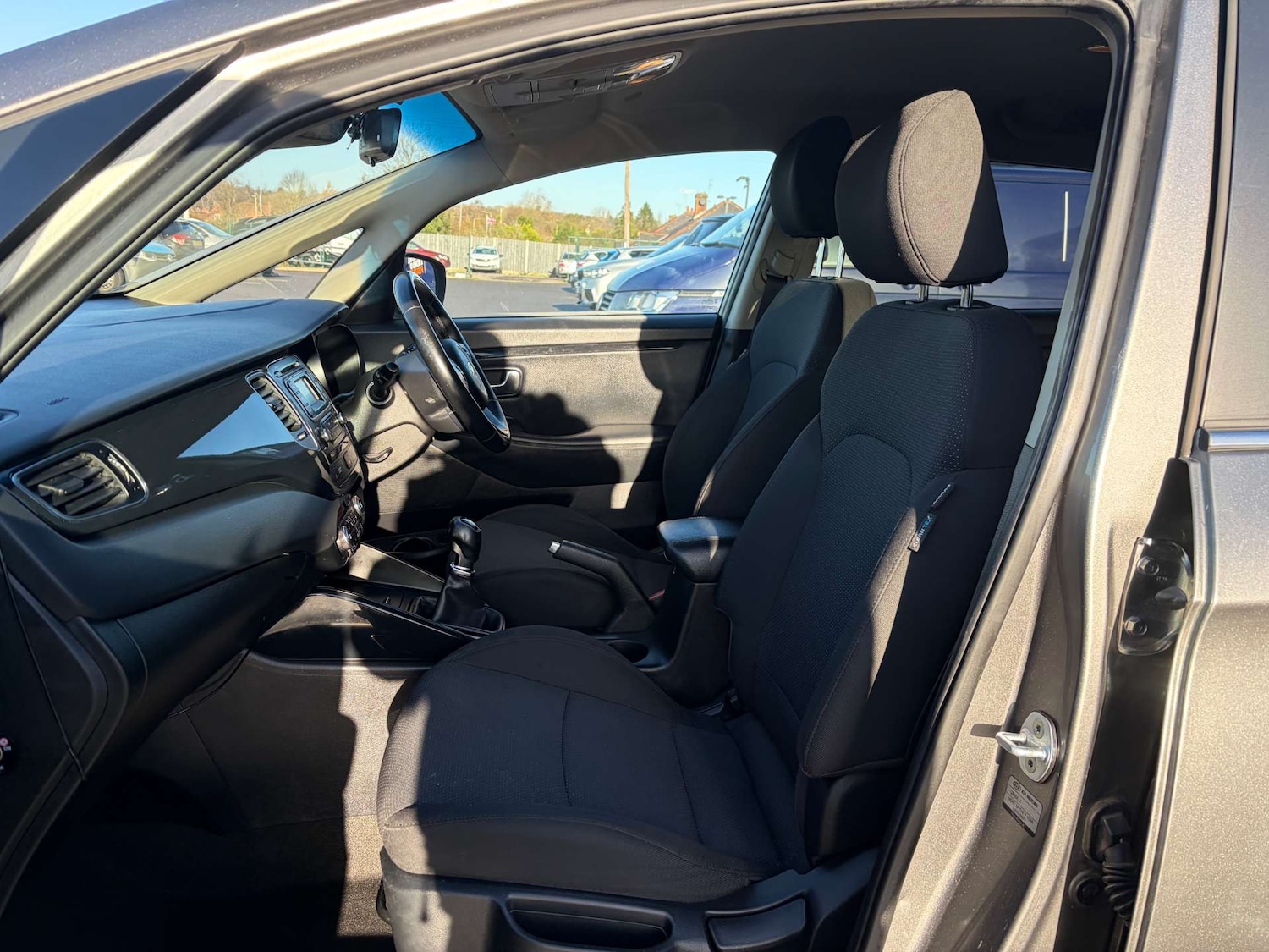 Used Kia Carens 2017 for sale - 76500623: Photo 15