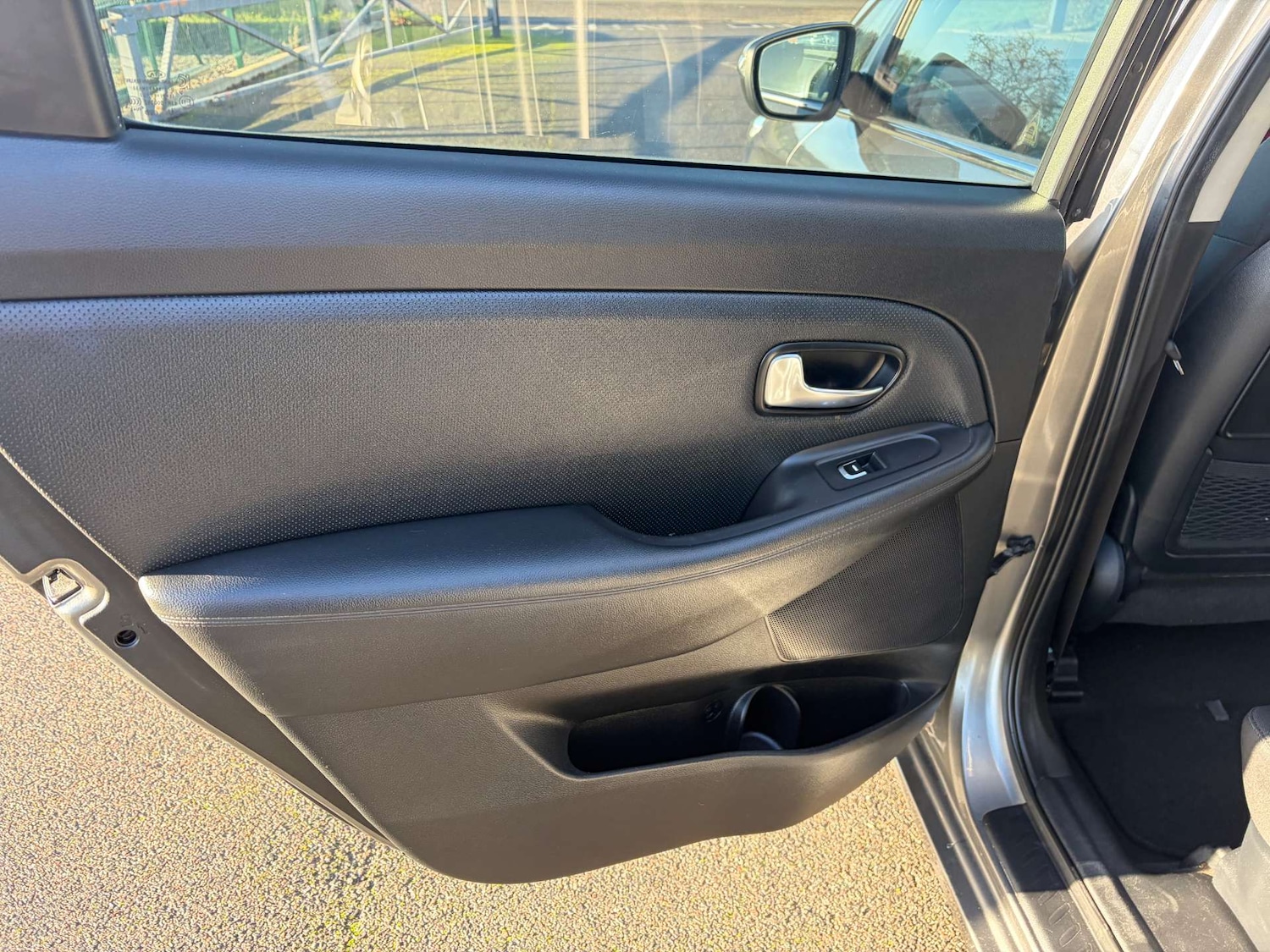 Used Kia Carens 2017 for sale - 76500623: Photo 19