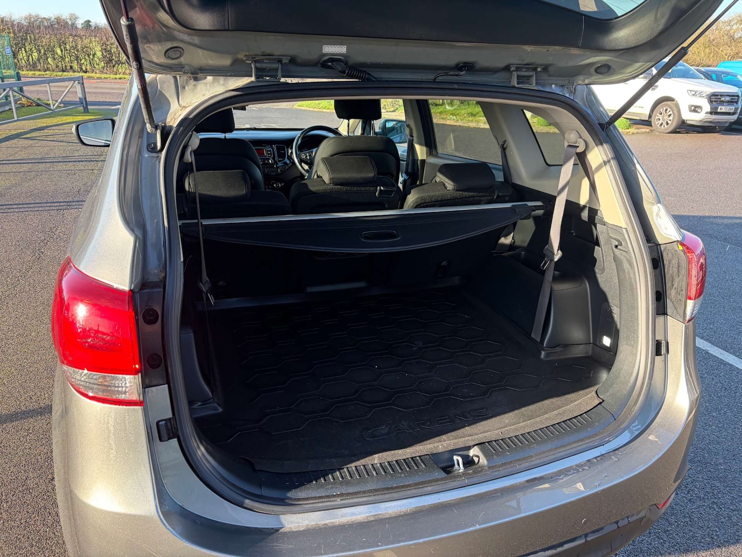 Used Kia Carens 2017 for sale - 76500623: Photo 25