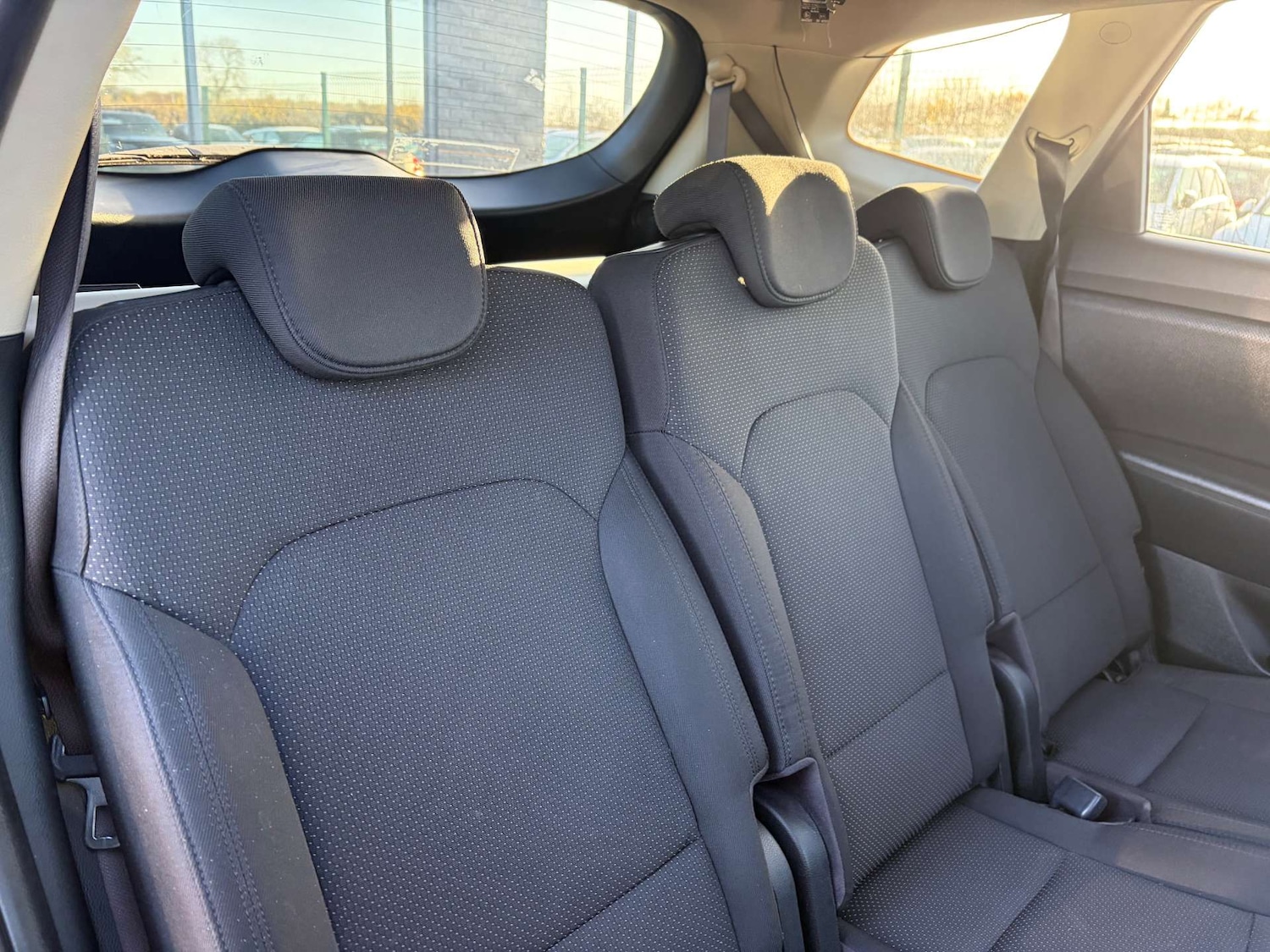 Used Kia Carens 2017 for sale - 76500623: Photo 30